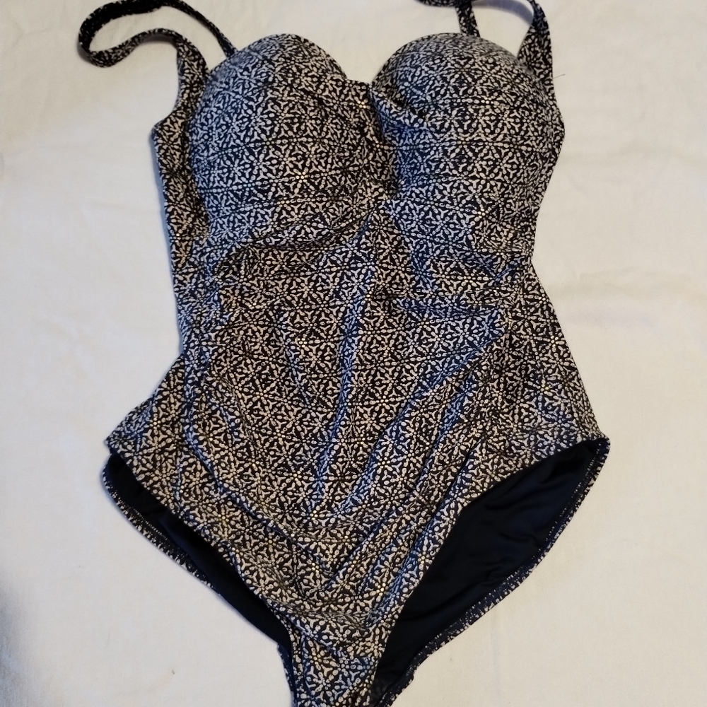 🥑 Nip Tuck Ruched Tummy Control One Piece Swimsuit multi fit cup 12